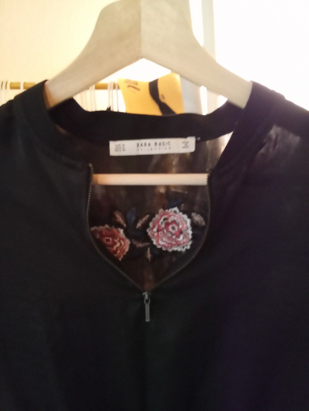 Zara Cropped Satin Bomber with Floral Embroidery (M) - Picture 11 of 14